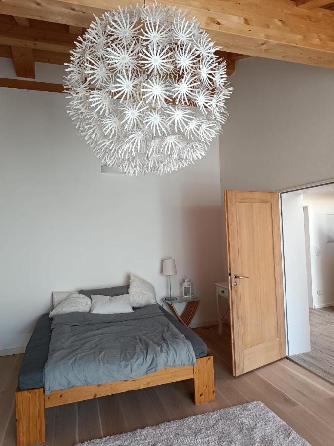 Apartment Unterm Dach Mit Kleinem Seeblick Munsing Exterior photo